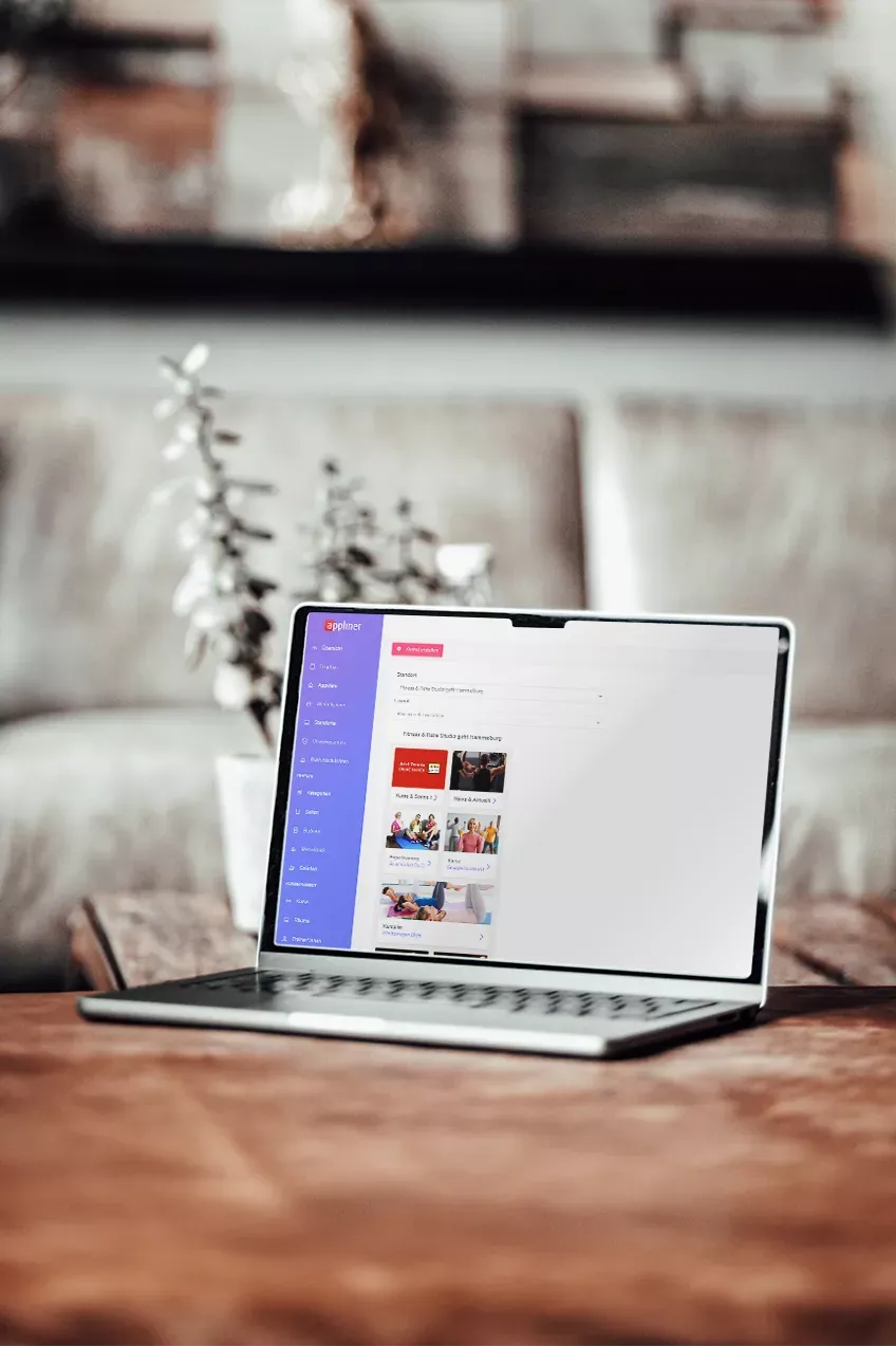 Laptop mit geöffnetem Steuerungstool der Marke Appliner.